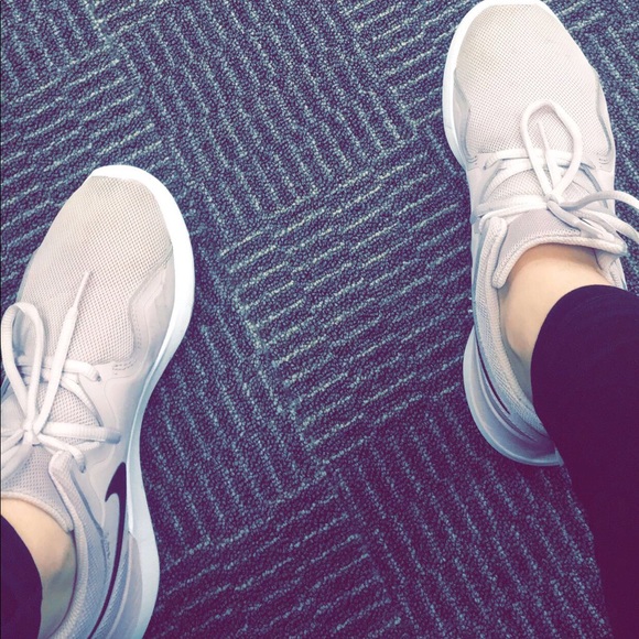 Meet your Posher, Paige - Picture 1 of 1